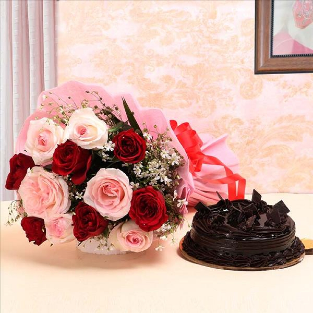 Valentine Day Flowers with Cake Combo