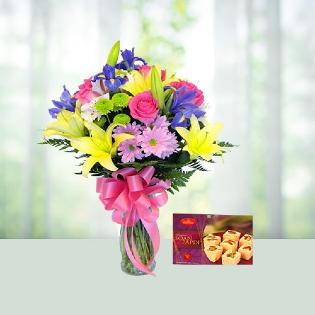 Valentine Day Flowers with sweet box combo