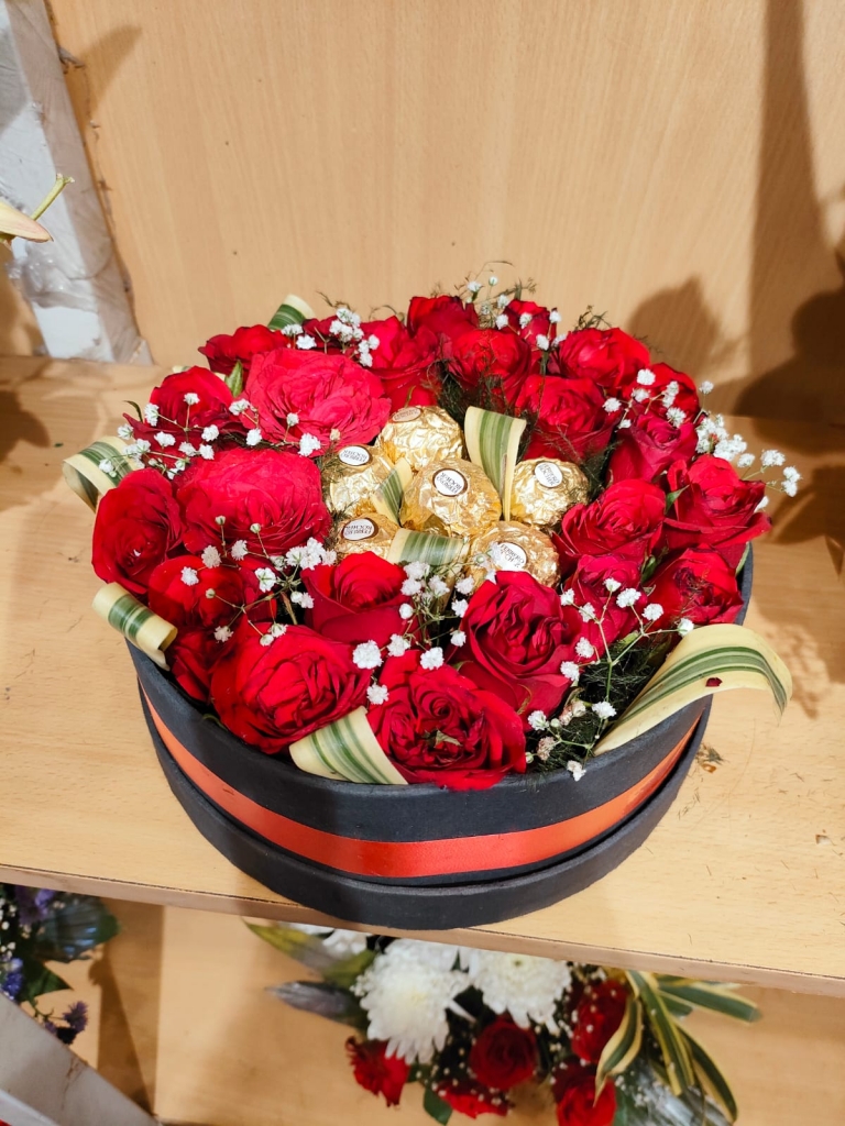 Valentine Day Flower Delivery Chocolate