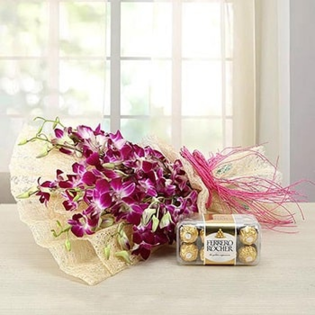 Mothers Day Flowers with chocolates combo